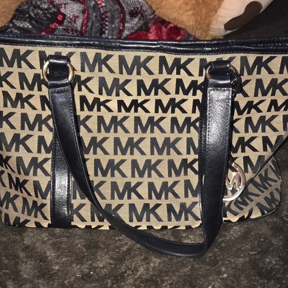 HURRY MICHAEL KORS PURSE
